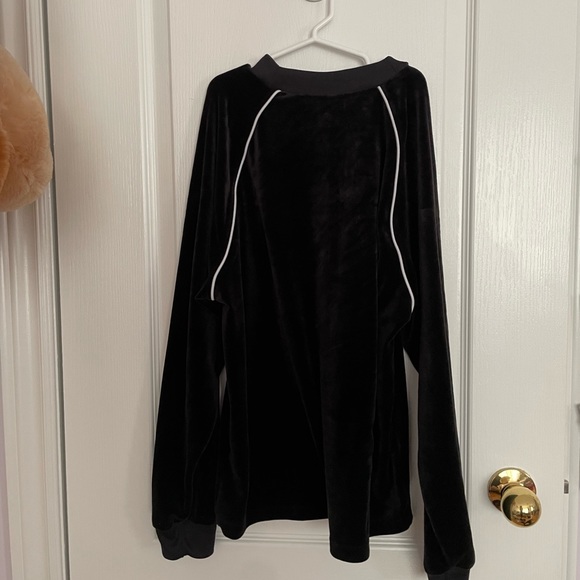 Adidas original, black velvet pullover hoodie in 2XS. - Picture 4 of 4